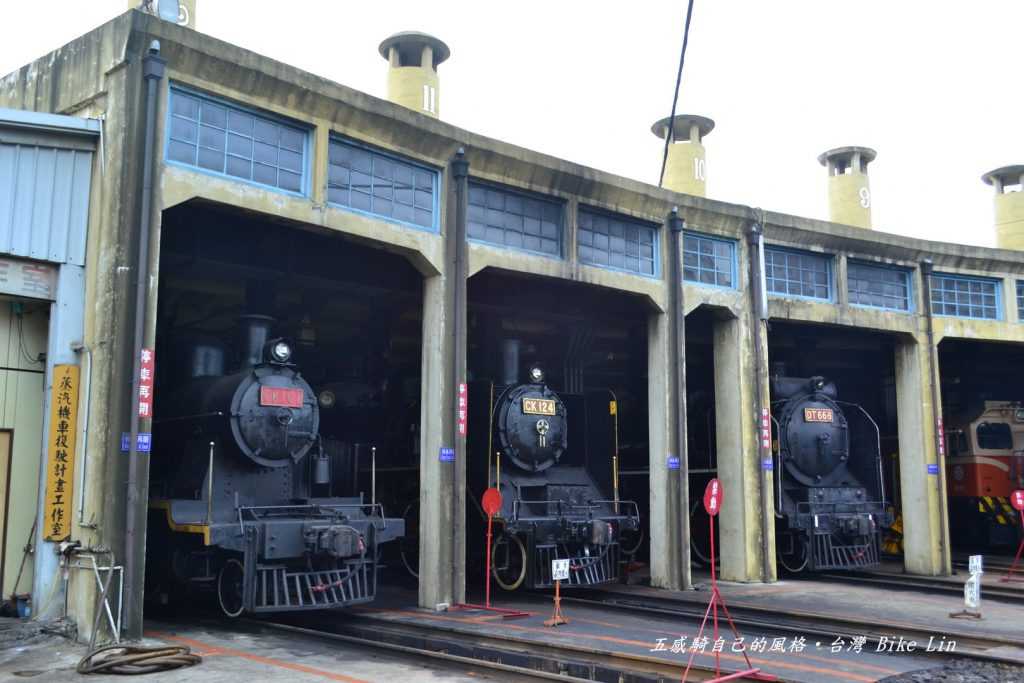 三輛蒸汽老火車都在家