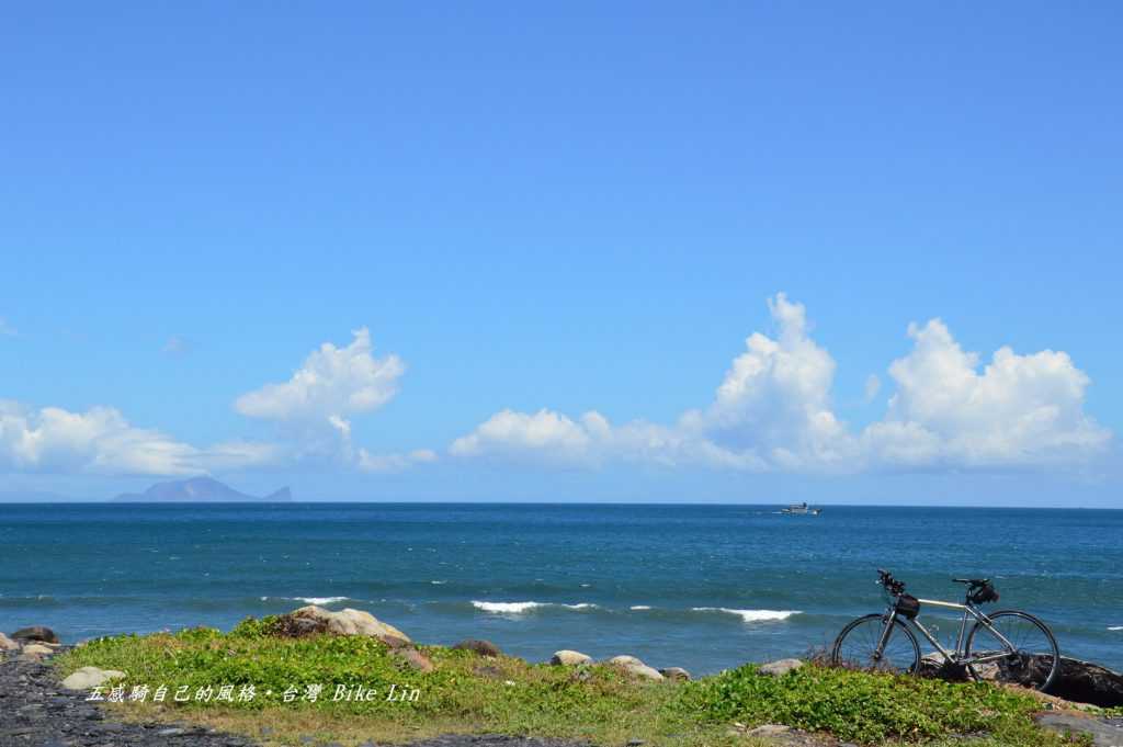 無尾港海灘遠眺龜山島