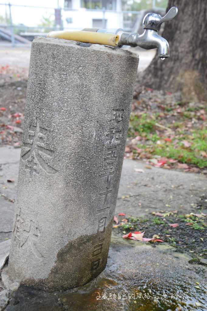 神社鳥居「柱」部份被裝上水龍頭遺跡