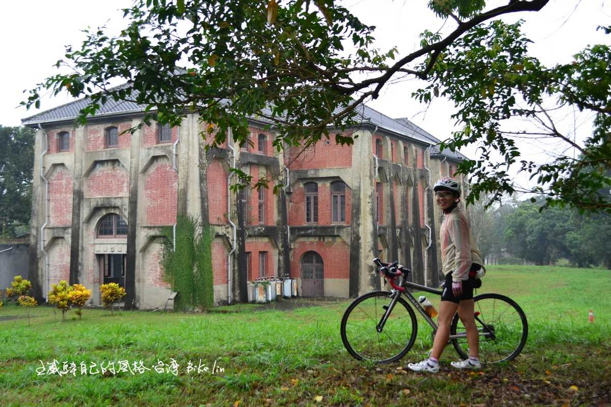 當年完全讓參加活動民眾隨意牽車進入流覽