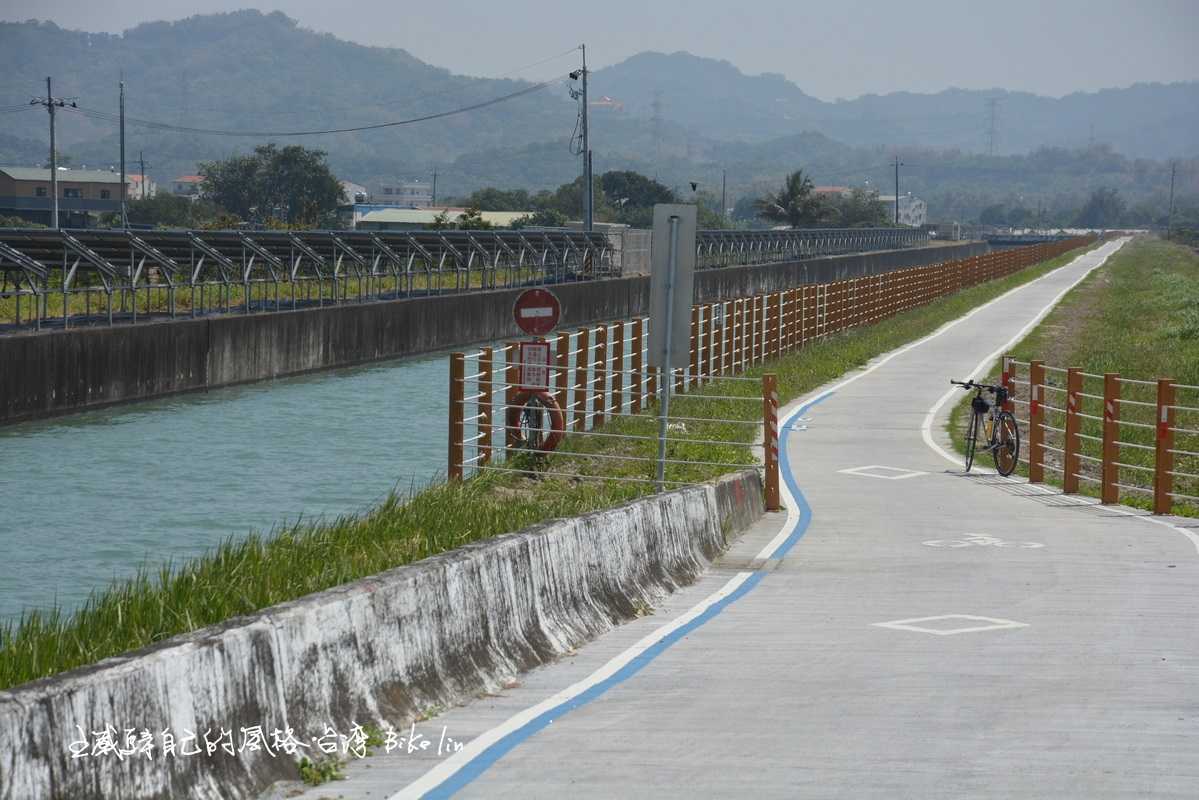 遠遠漫長北幹圳自行車道