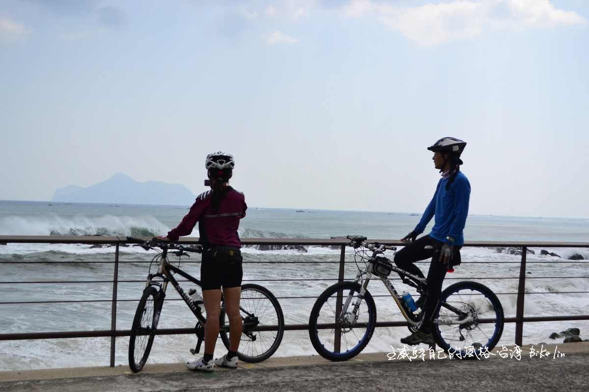 快感就直落濱海「大溪海灘」觀賞龜山島」