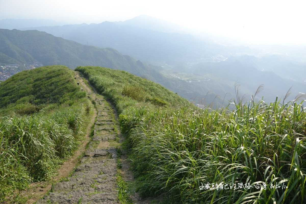 1兩輪止步讓人癢腳的基隆山石階步道