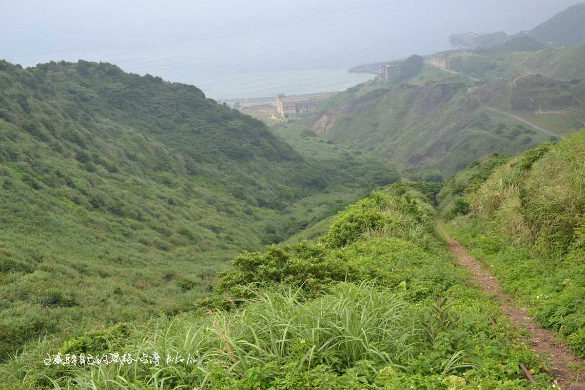 底端十三層遺址與陰陽海全然襯托出「六坑斜坡索道」氣勢感