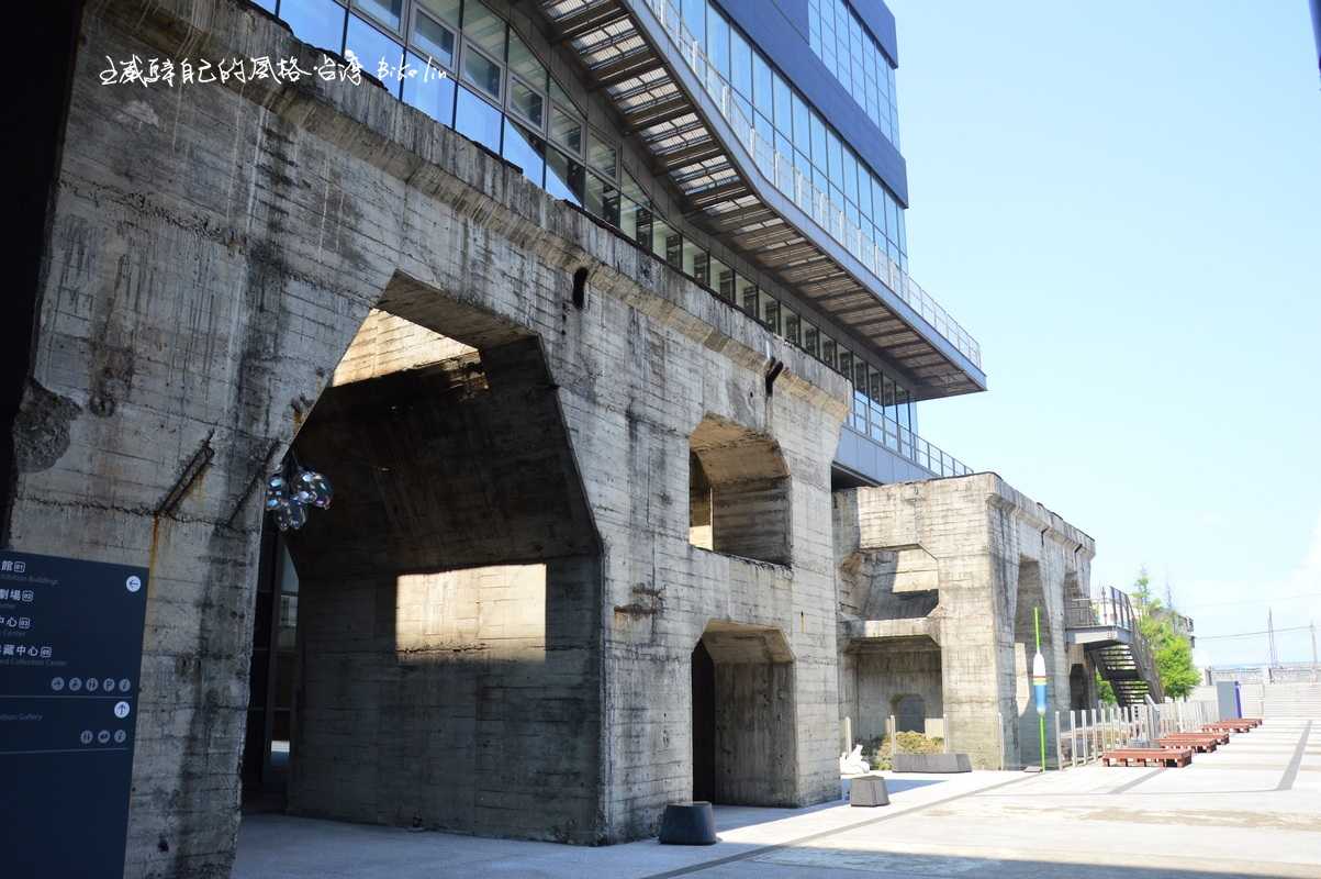 保留住廢墟發電機基座