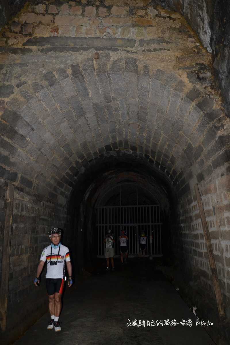 南端隧道口仍是軍事管制