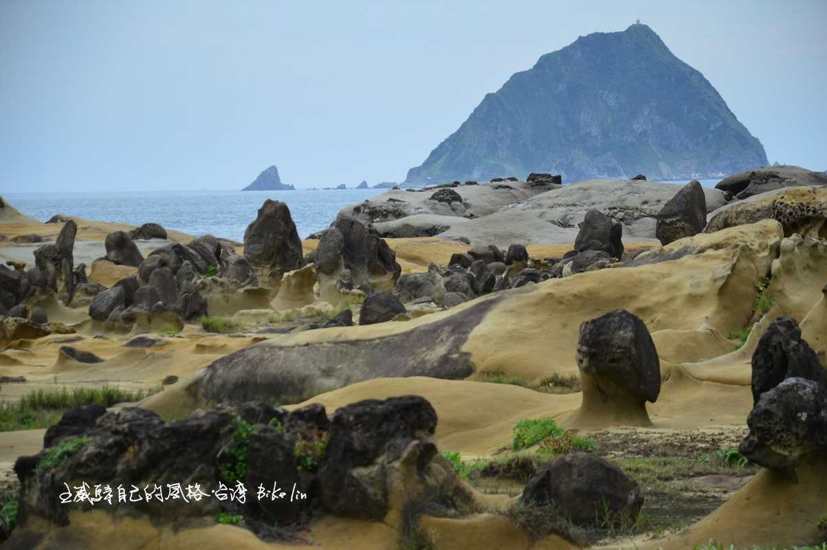 好像貼著基隆嶼