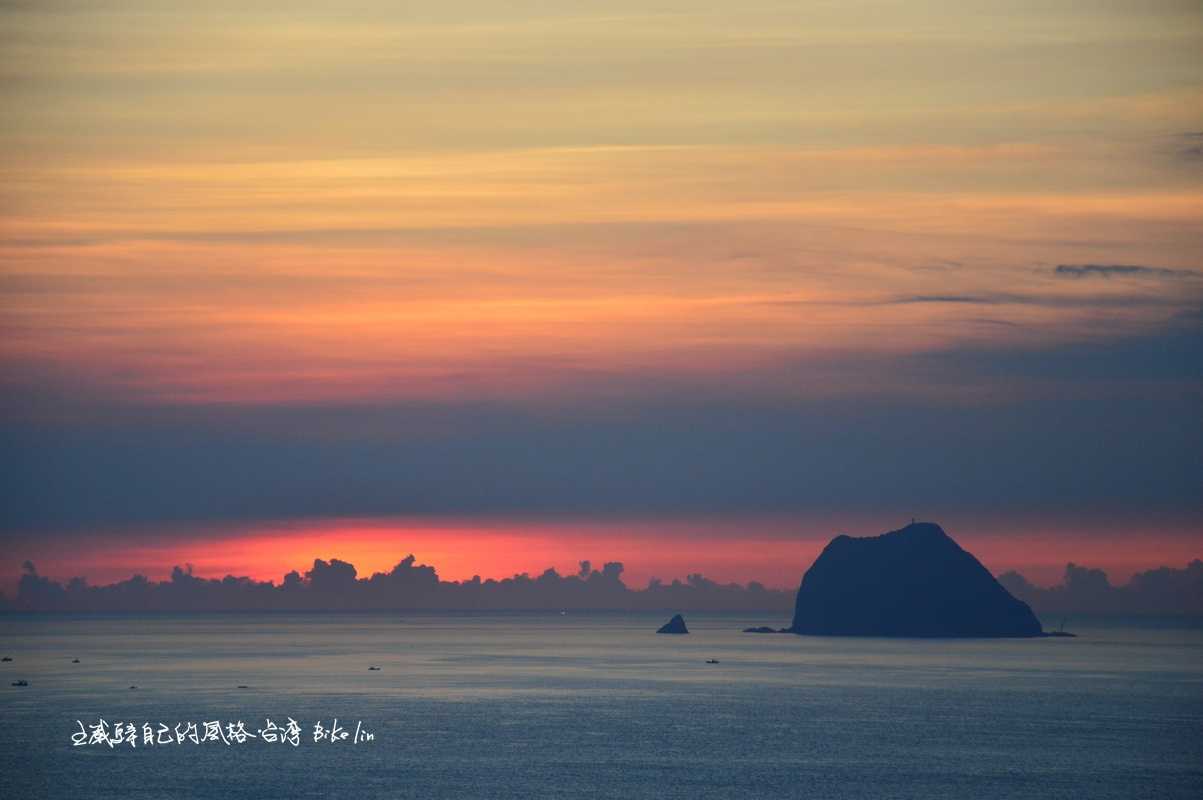 霸氣的海面上視焦主角「基隆嶼」