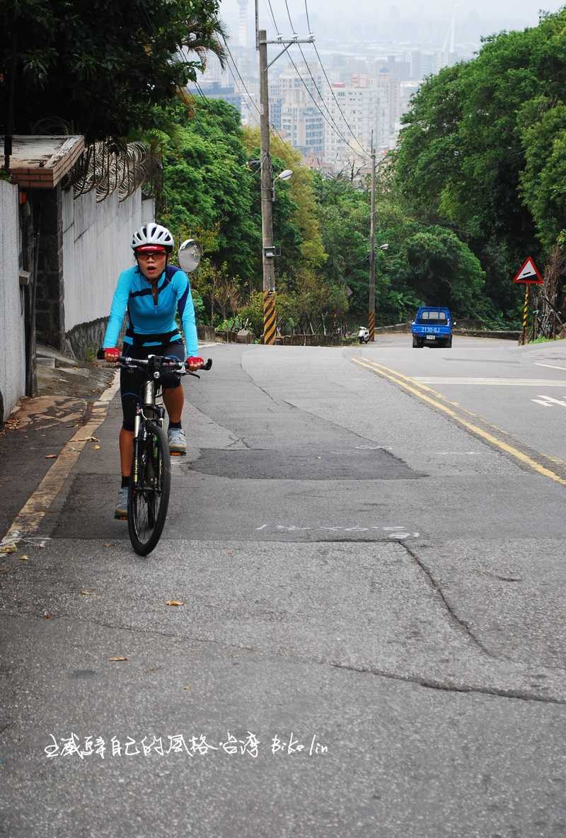 下馬威復興二路連續急陡直坡
