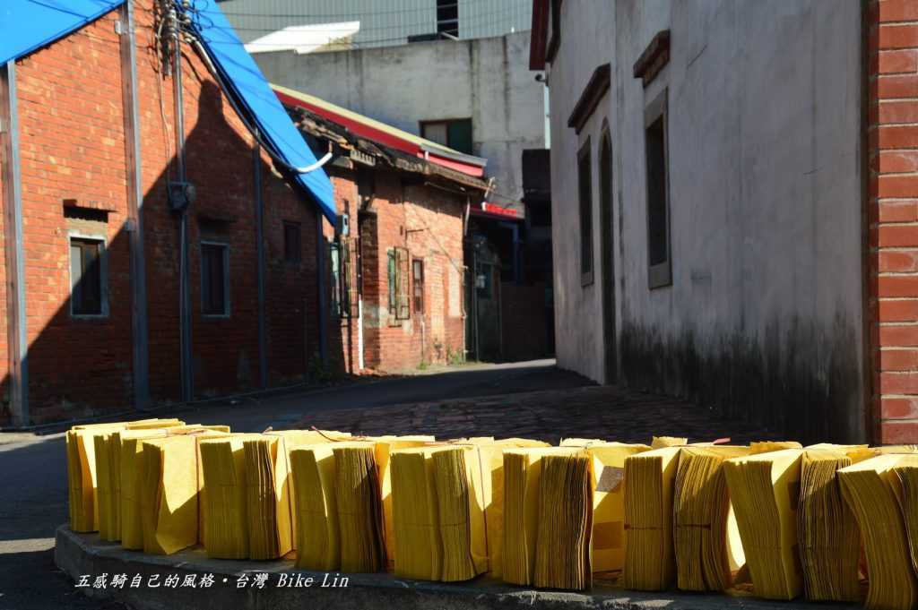 「陳協和金紙行」曬金紙