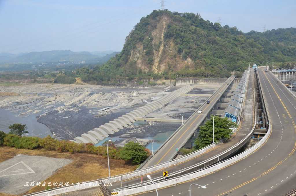 觀景台緬懷俯覽清代流傳「獅象守口」風水