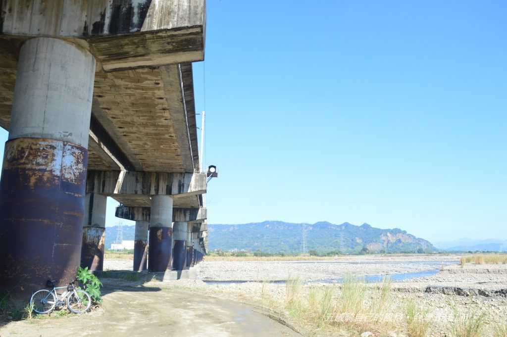 想像清朝時代描述「龍門湧月」雲林八景之一 