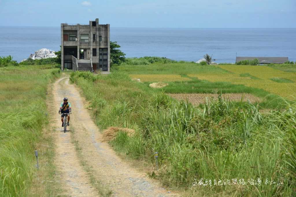 「緩慢尋路石梯灣118」米粑流海稻田 