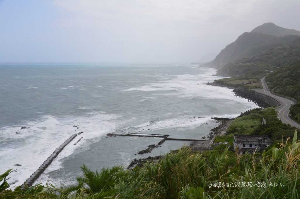 「大石鼻山」白霧般浪花