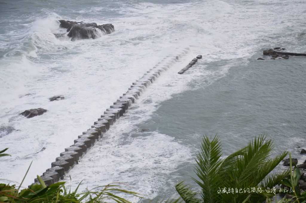 「龜庵海堤」驚心動魄畫面