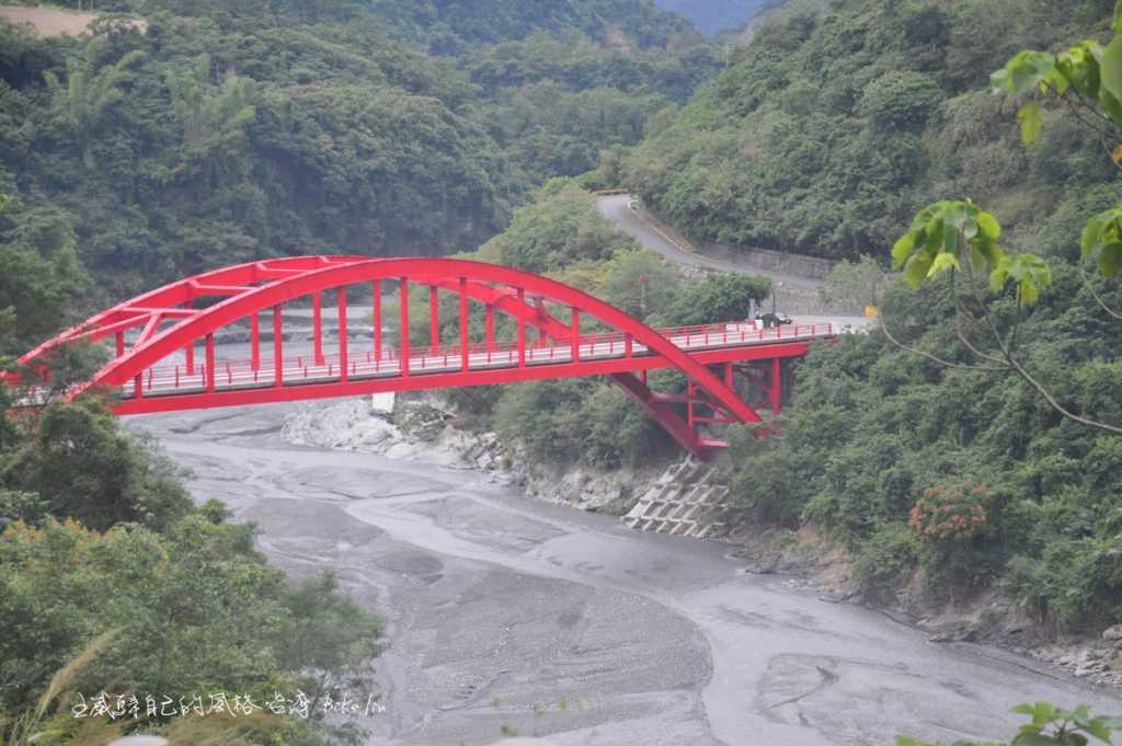 紅葉橋鼓舞旅人快抵達了 