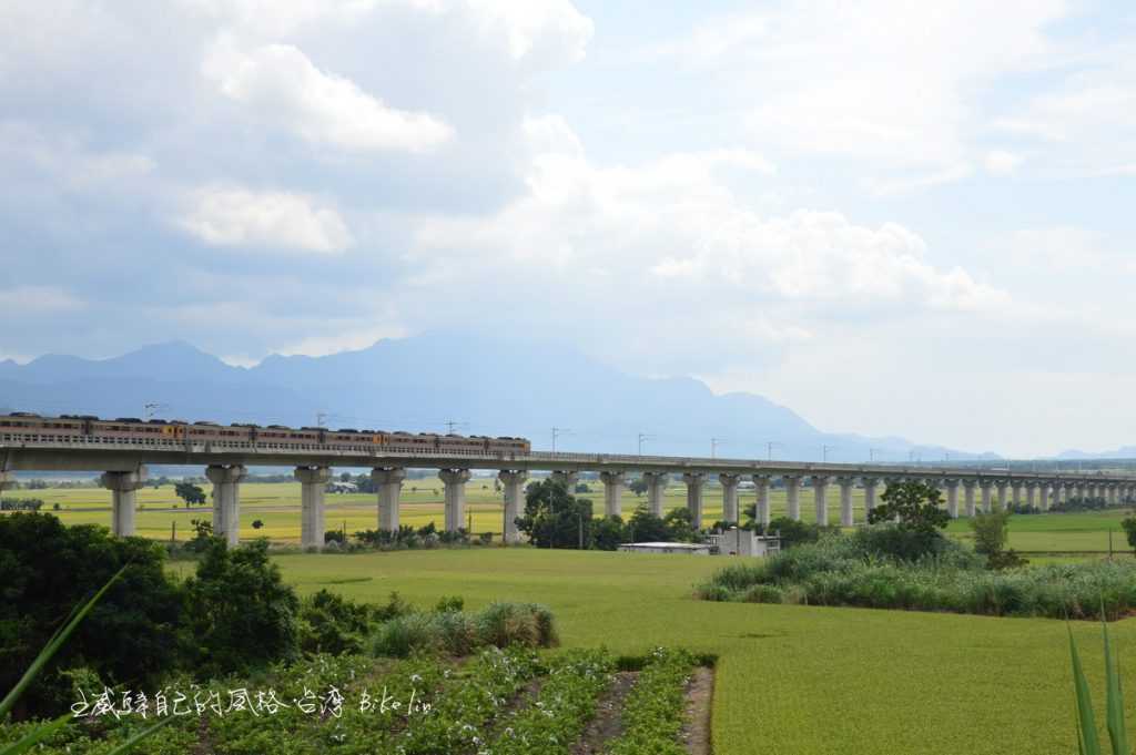 一定滿意順到高架鐵道橋奔馳火車