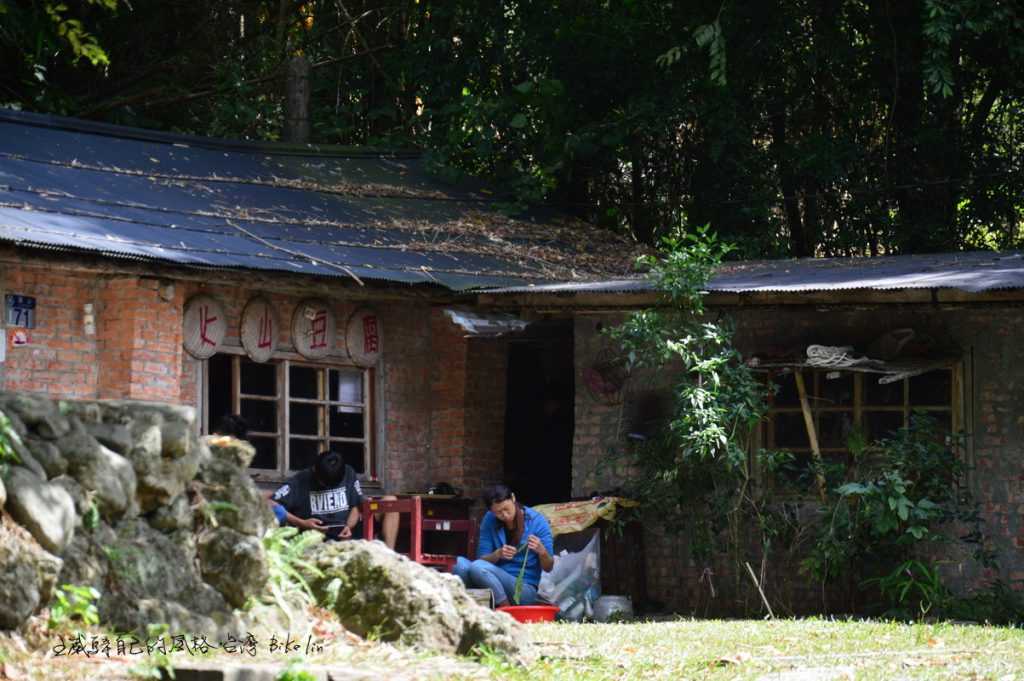 「溫媽媽火山豆腐」店家由大姊姊假日掌廚