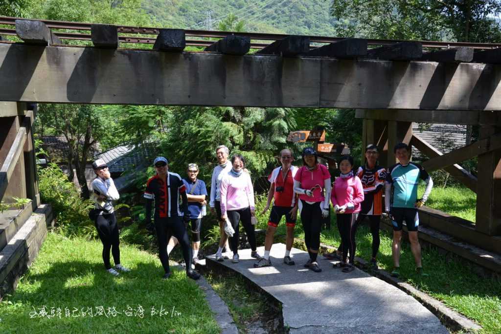 「旭東亭」下方唯一保留住的廢墟鐵道 