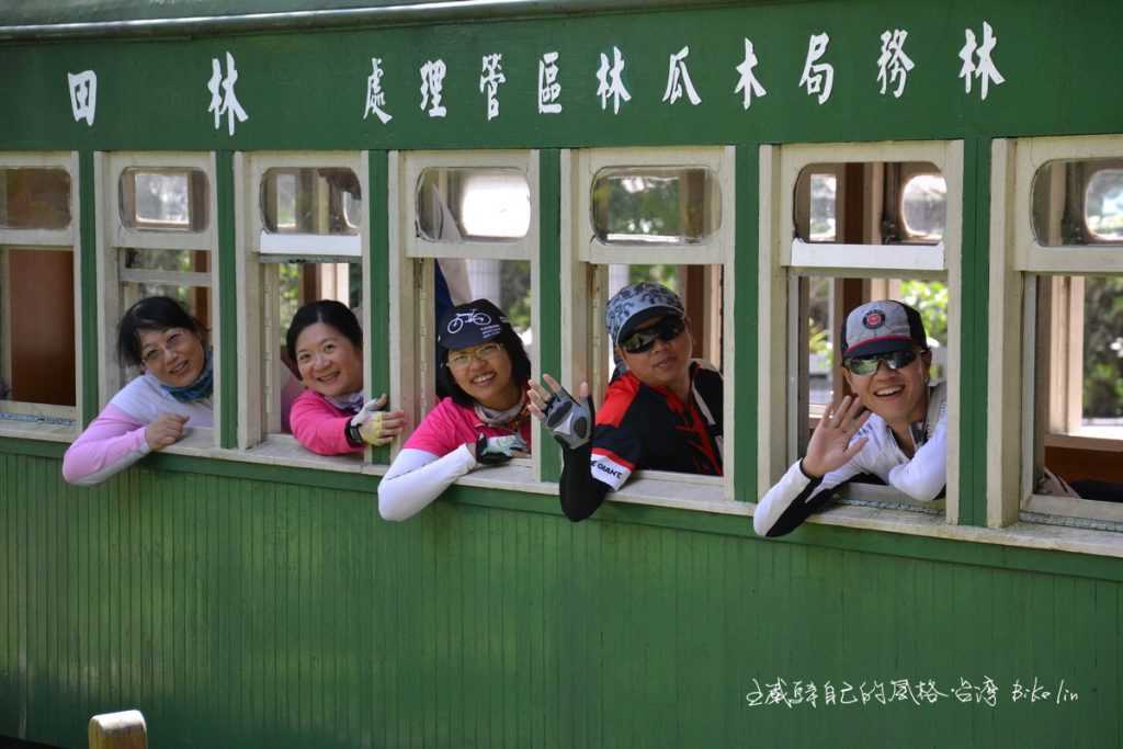 時光停擺2013年林田山森林鐵路客車SSR2000夥伴笑顏