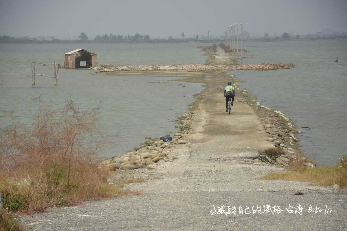 消失後曾經都有著騎車旅人如夢似幻情境