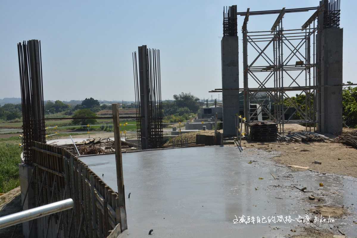 建新橋中,短時間無法通過