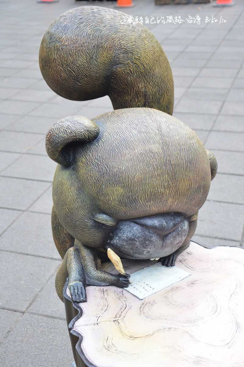 園區門口惹人疼愛的親善大使