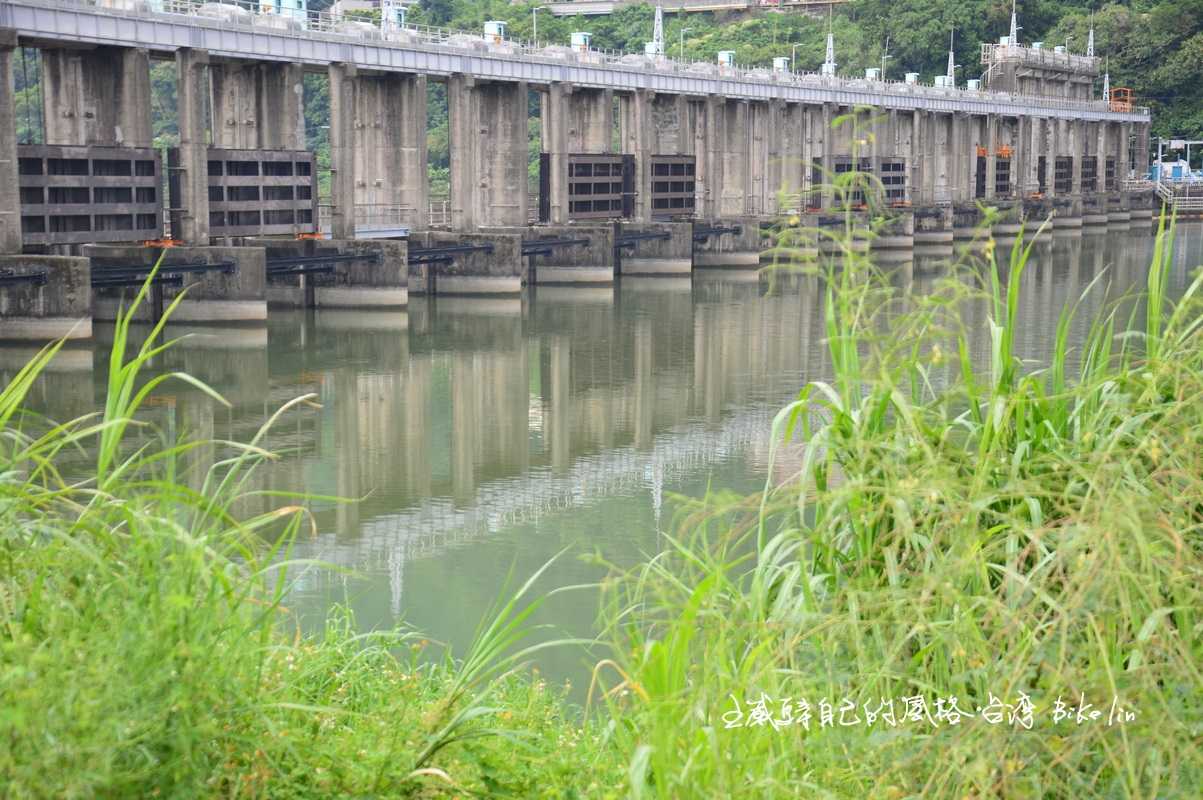 攔蓄石門水庫放流水並提供板新給水廠的「鳶山堰」