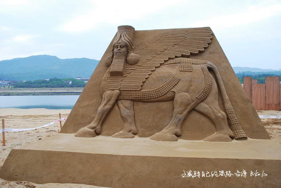 早年遠古歷史劇的「福隆海水浴場沙雕」