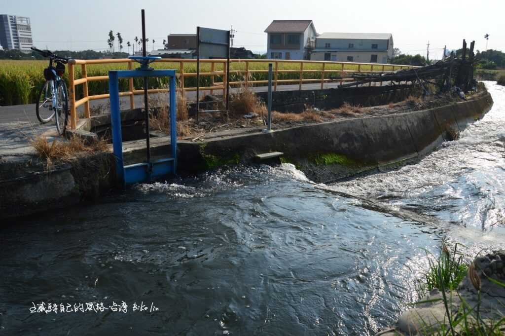 王田圳橫切開東埤橋兩側