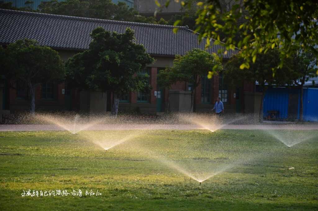 瞬間花灑睜開細膩慢歩調水芒「清水公學校」