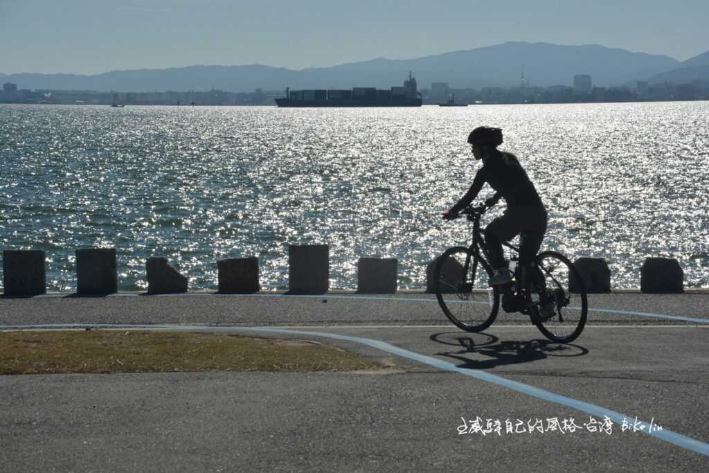 夥伴蔣蔣倩影牢牢印記在騎車人異國視野