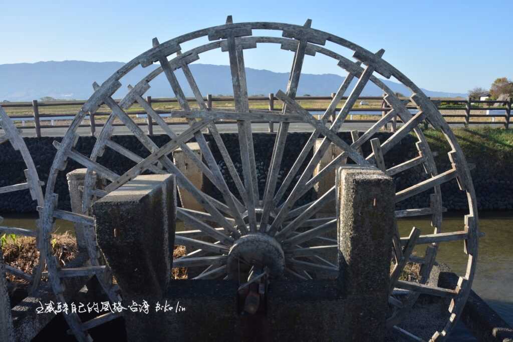 古老水車群「朝倉三連水車」