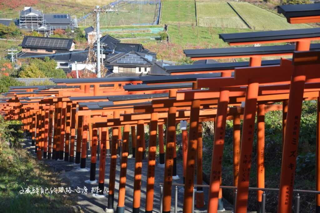 91座橘紅色鳥居「浮羽稻荷神社」