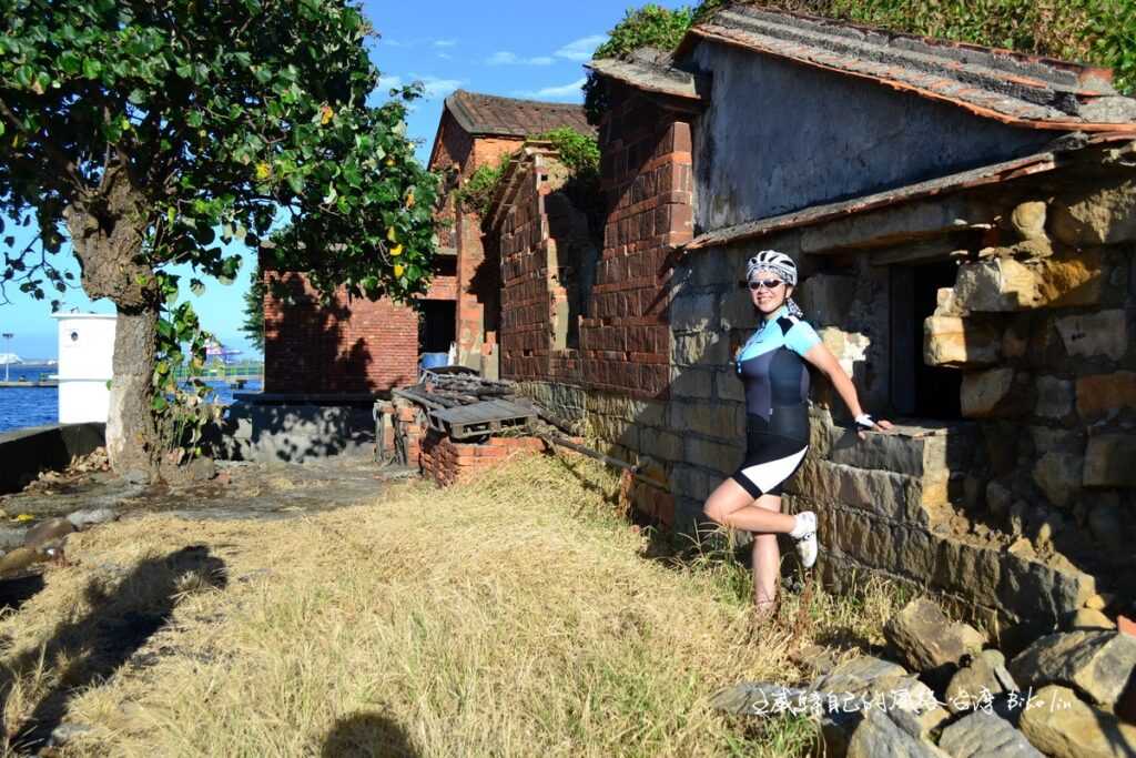 古厝緊連淡水潮位站