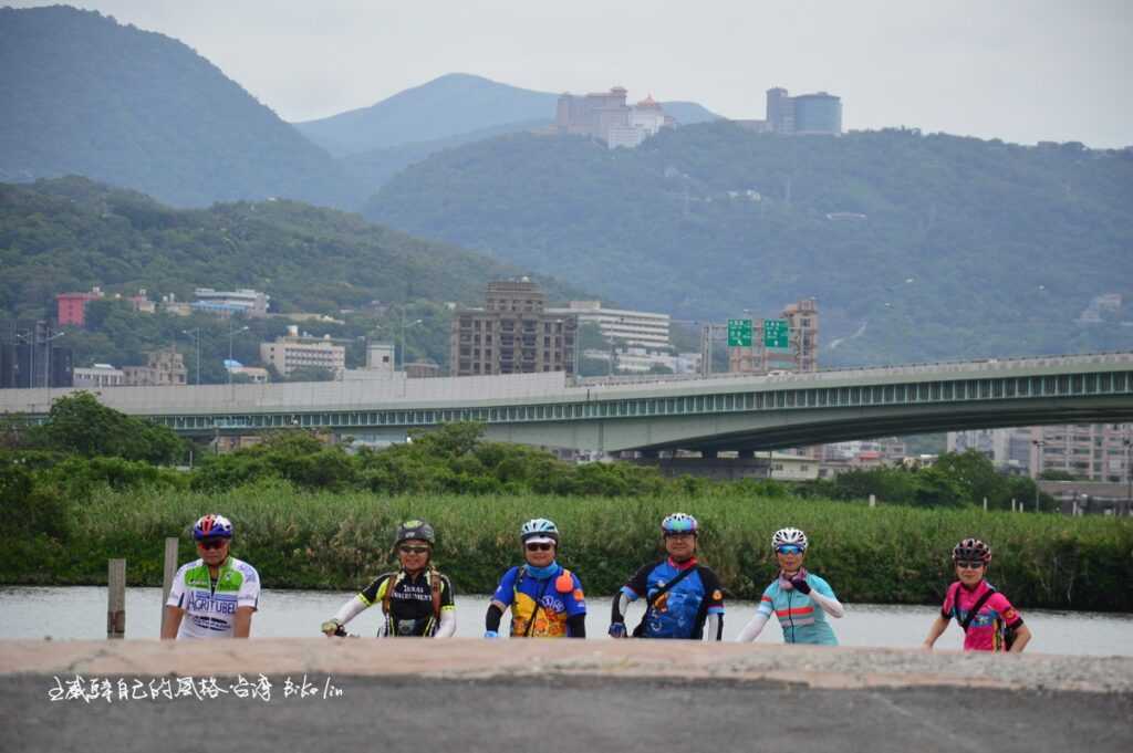 騎車人社子島玩興