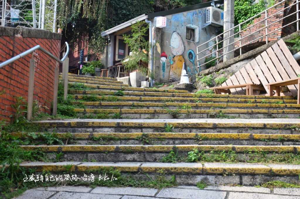 推車漫步原名「九崁街」歷史老街道