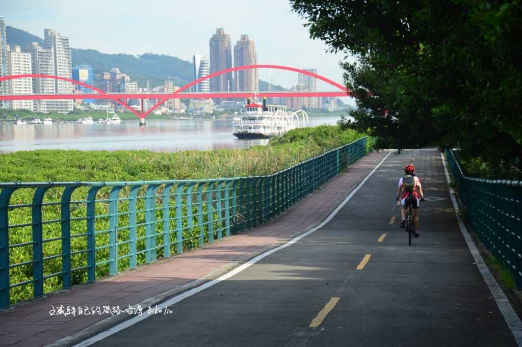 關渡景觀橋直遛自行車大道