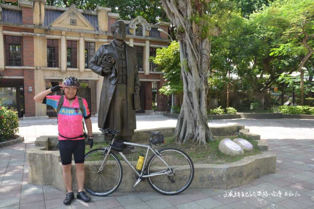 意猶未盡回到「五感騎車旅行台灣111天」出發點，也是終點「蔣渭水紀念公園」