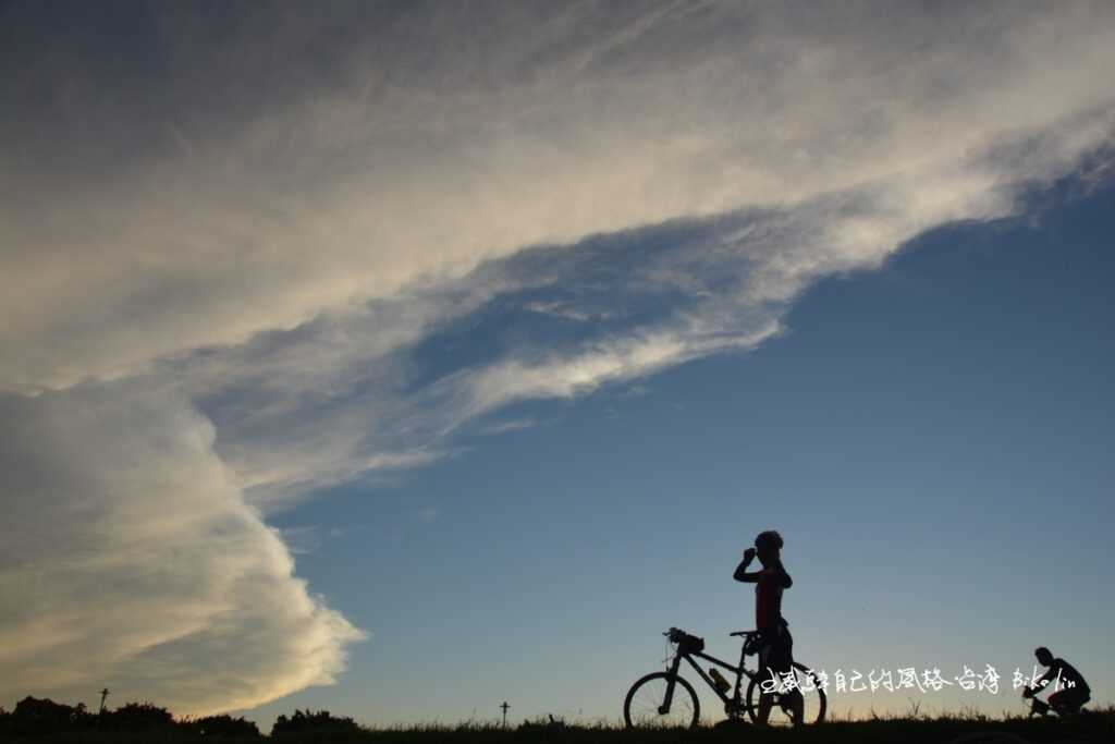 弄雲繞指柔間,感受特殊秘境視野〈鄰近內湖橋〉