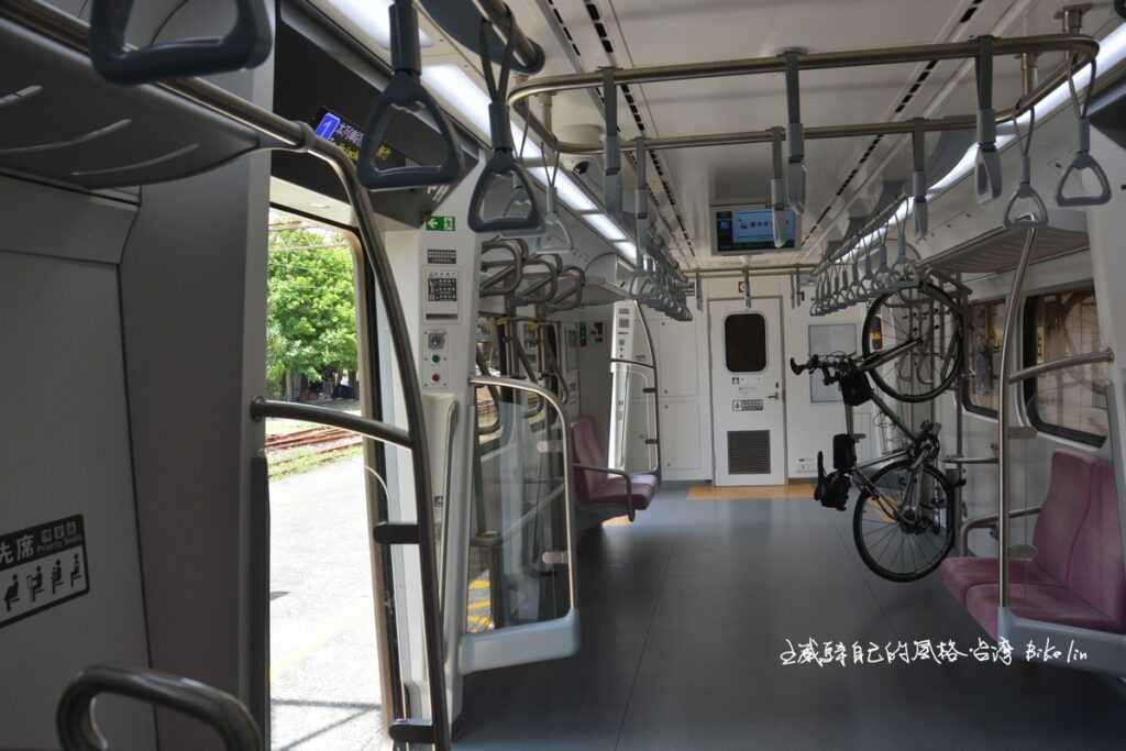 周日中午瑞芳車站兩鐵列車恭迎大駕