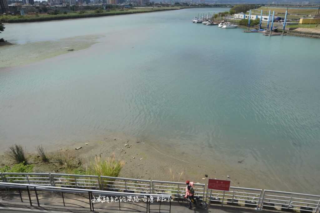 「雙溪溼地公園觀景台」宏觀「雙溪河口」