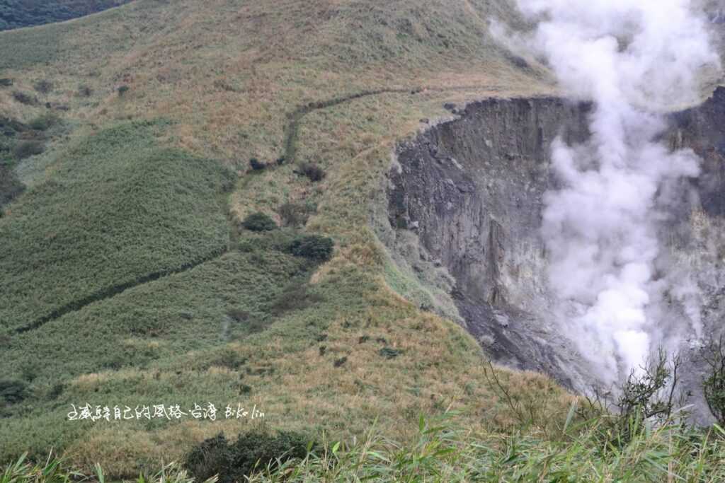 「小油坑硫氣孔」火山噴氣口壯觀崩塌地形