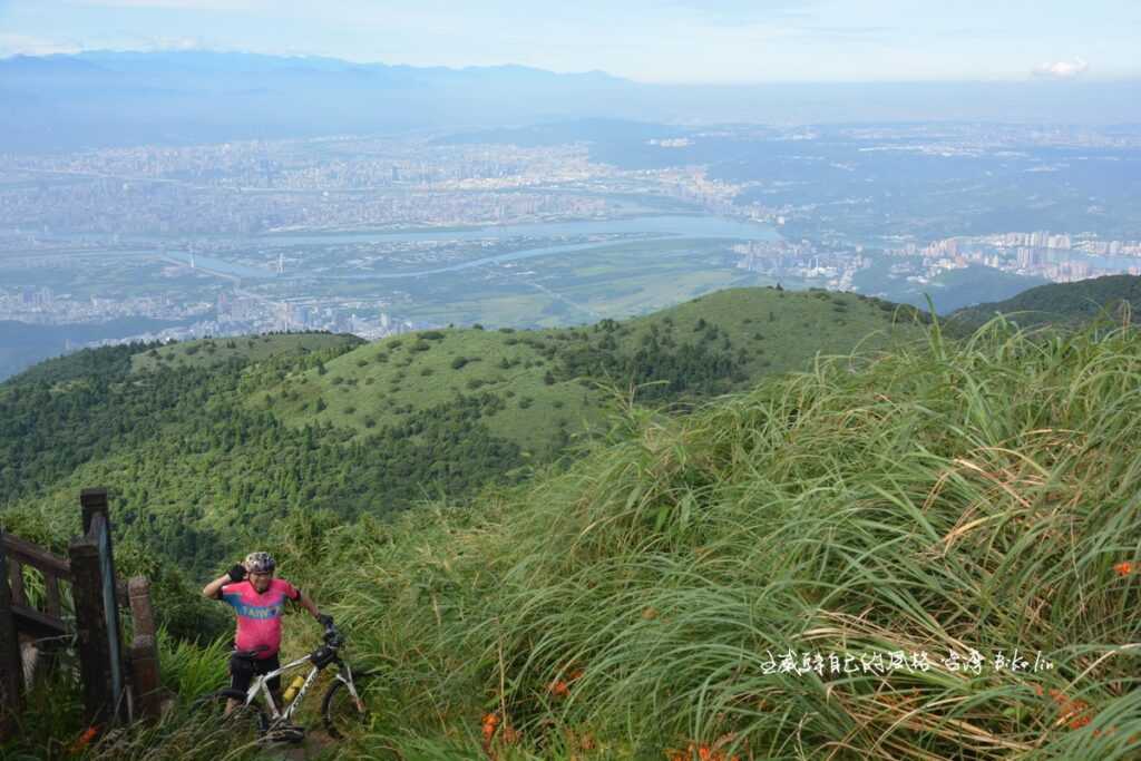 想像20萬年前大屯火山熔岩冷卻連動堰塞「古台北湖」