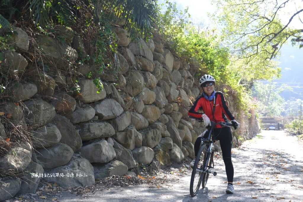 綠蔭光影加持旅人福份