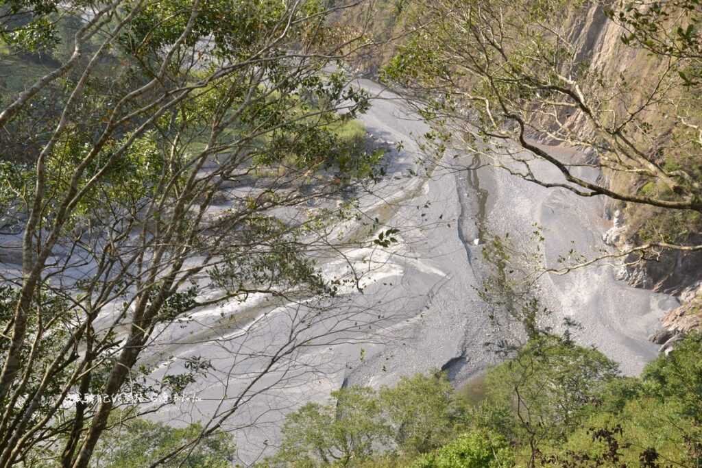 雨季容易看到猙獰濁水溪河谷