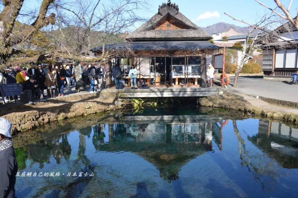 「忍野八海」湖水沉靜明鏡力量