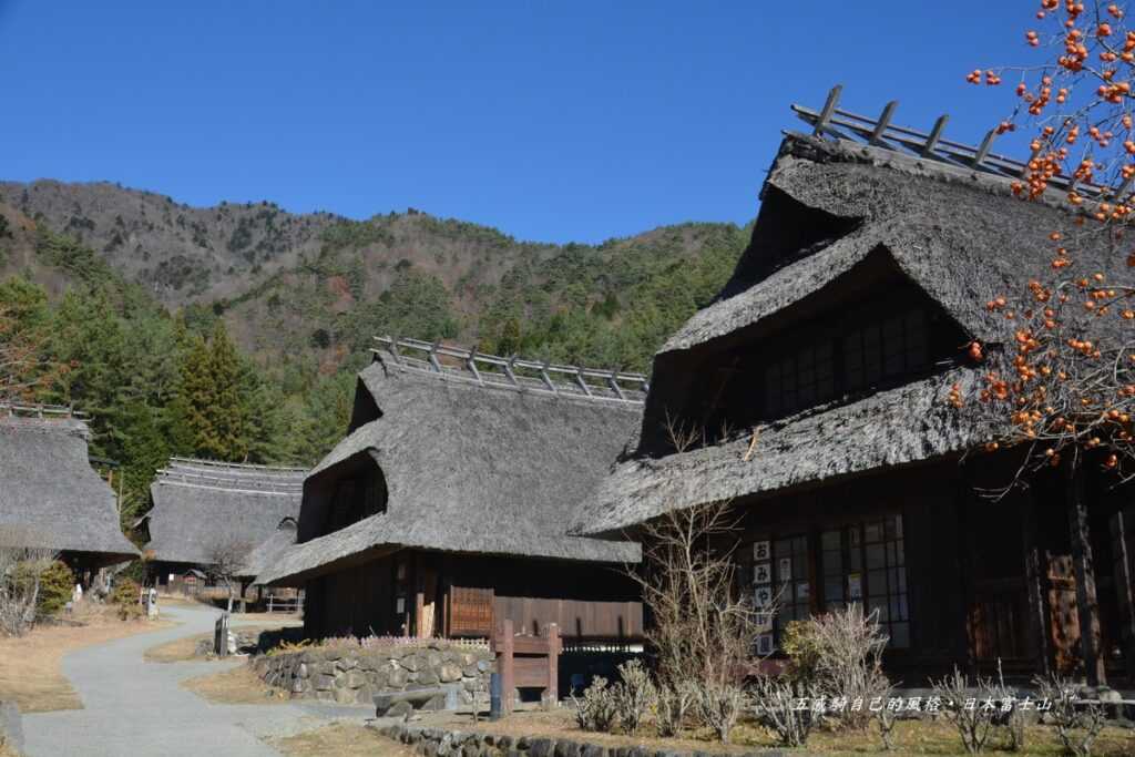 「西湖いやしの里根場」療癒的茅草覆蓋合掌造建築