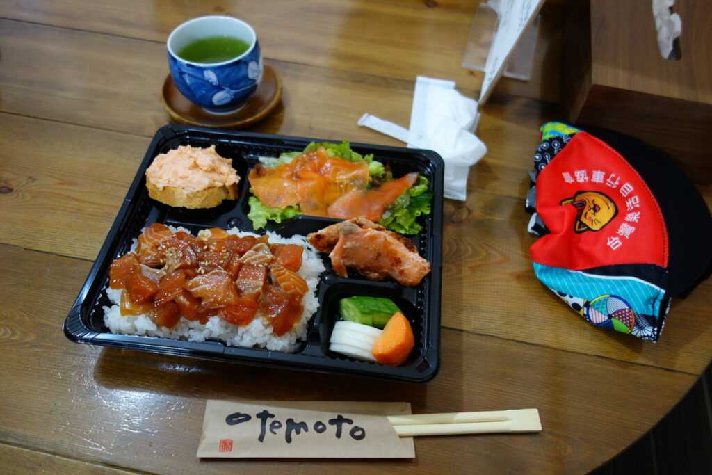全鱒魚大餐在台灣要價是天文數字吧    photo by富士山サイクルネット協議会 