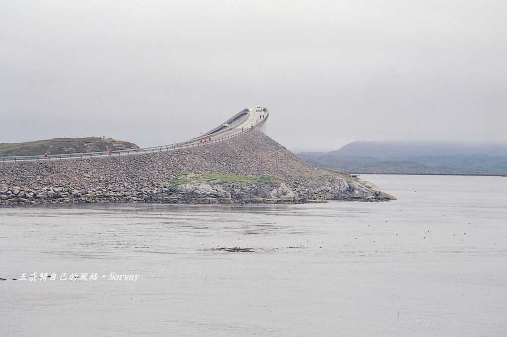 挪威國家級旅遊路線「大西洋濱海公路Atlanthavsvägen 」高明設計斷橋視差